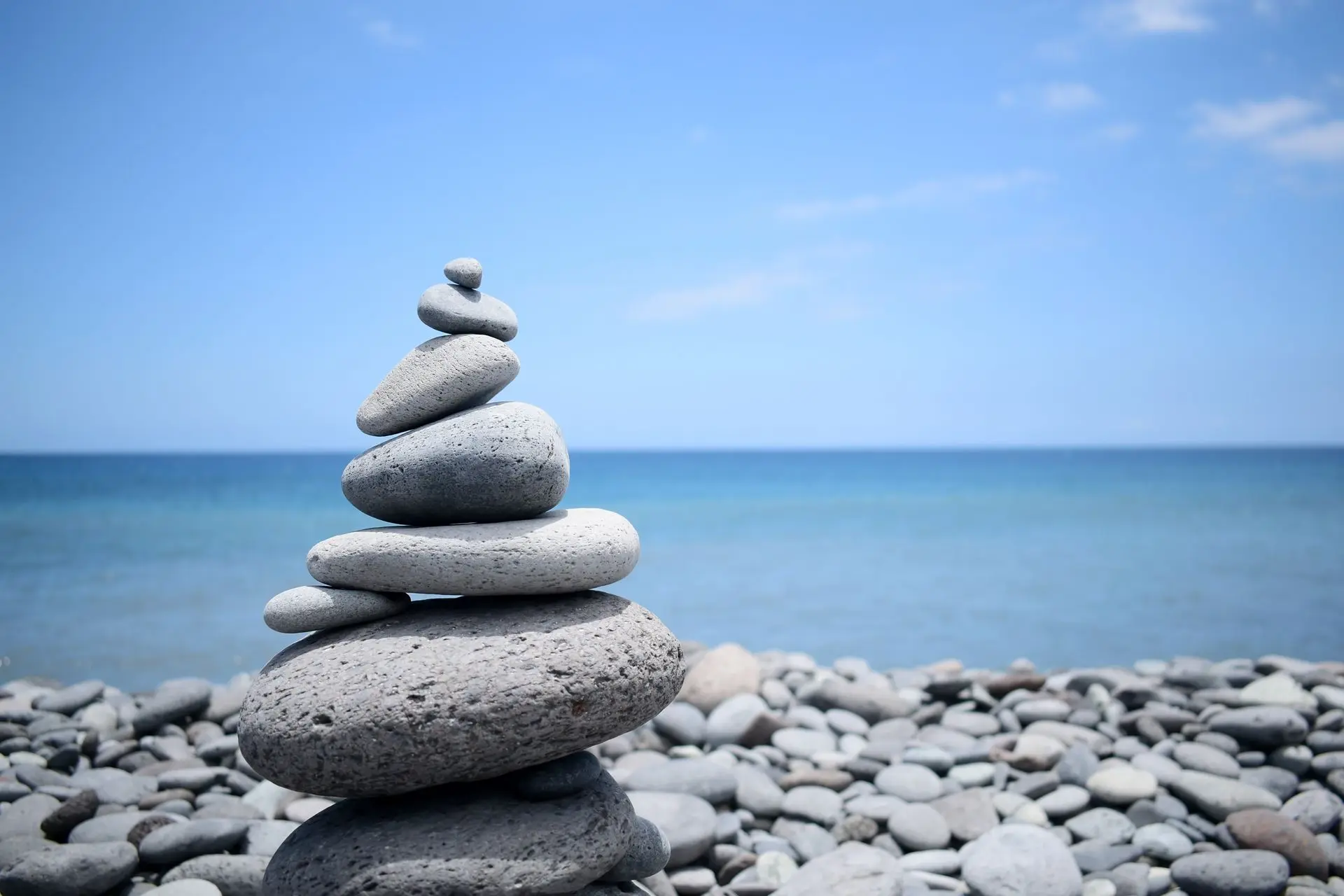 Decola balanced stones visual